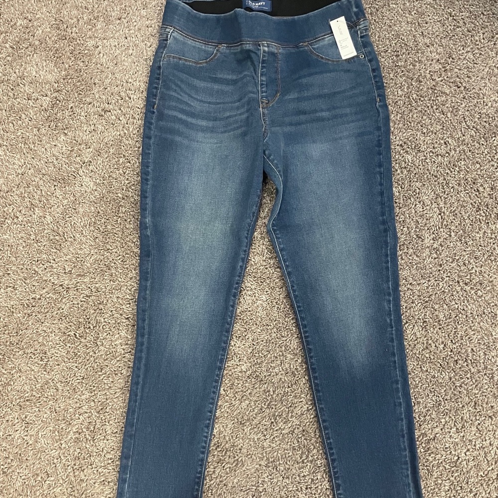 Old navy jeggings. Never worn. Size 10.